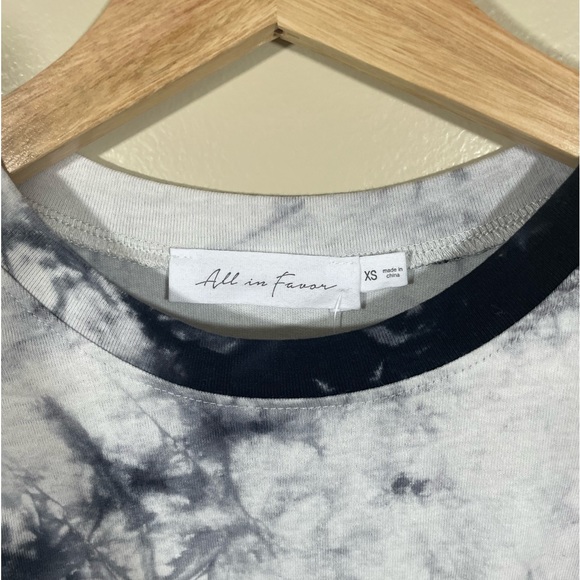 Black Tie Dye Long Sleeve Crop Top - Picture 4 of 4